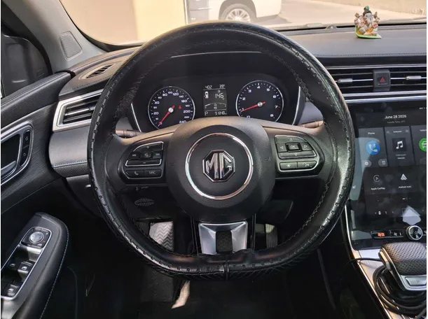 Car image 15