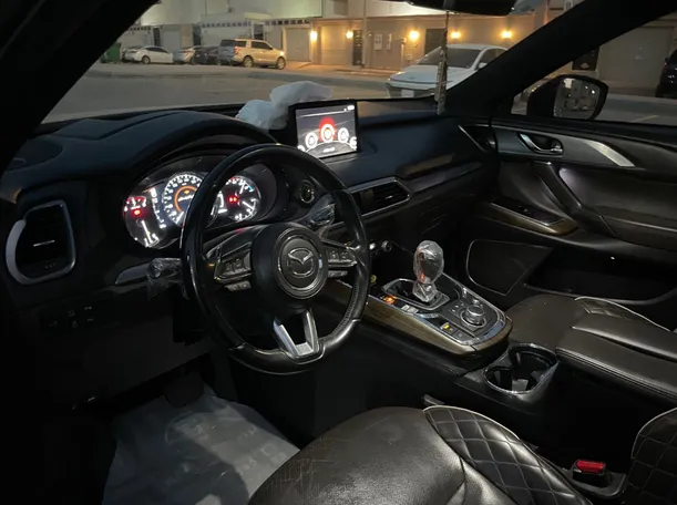 Car image 13