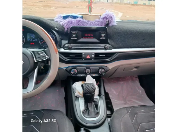 Car image 17