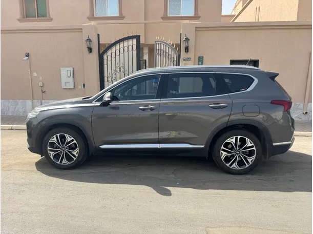 Car image 8
