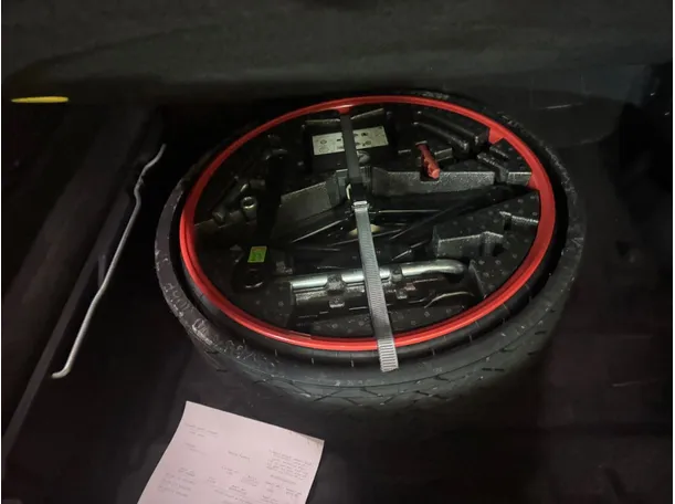Car image 21