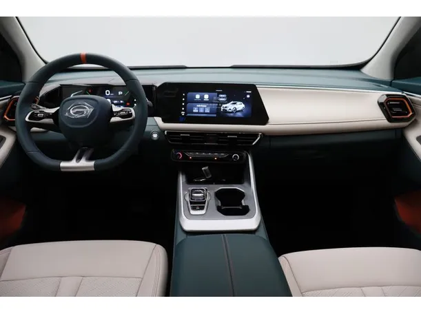 Car image 14