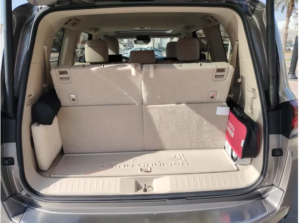 Car image 32