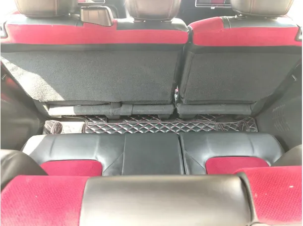 Car image 32