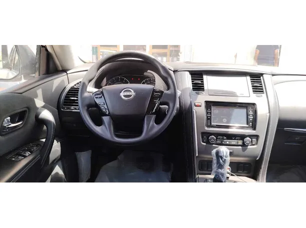 Car image 19