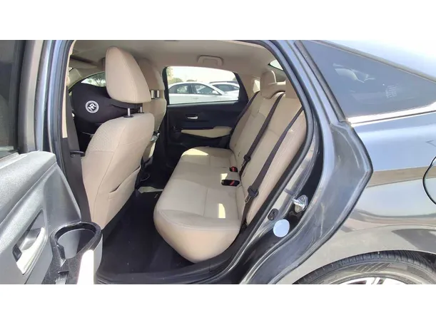 Car image 13