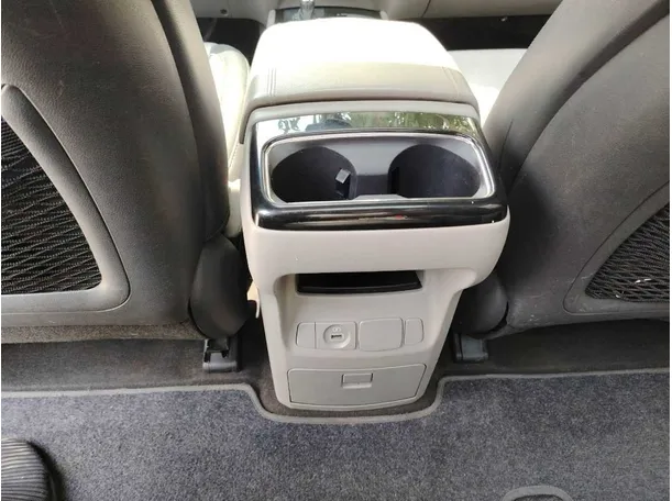 Car image 39