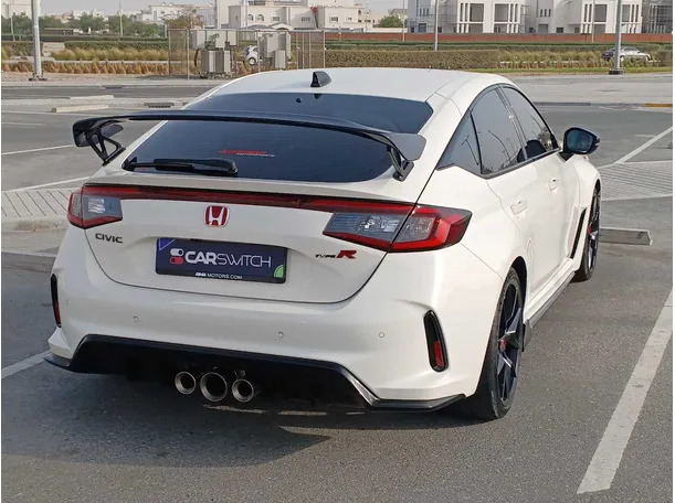 Car image 7