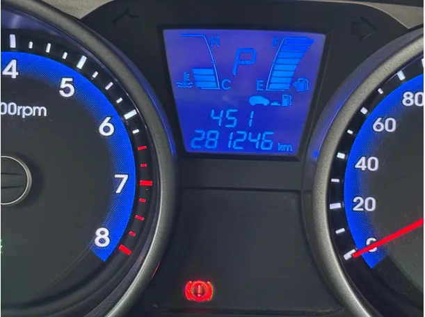 Car image 19