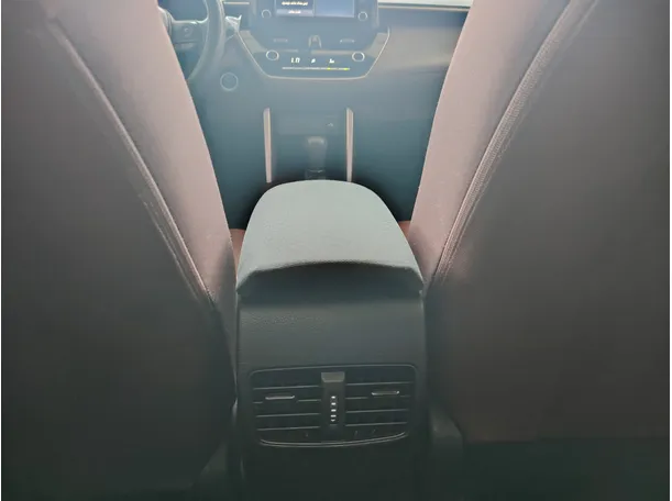 Car image 25