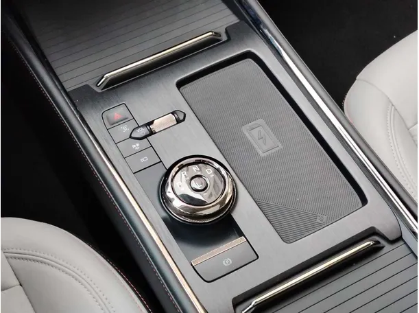Car image 22