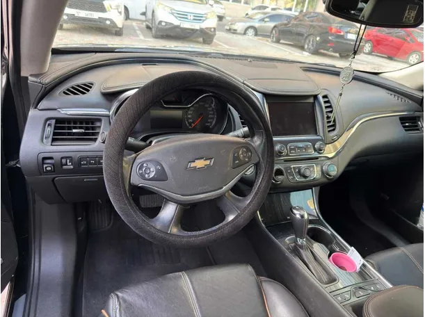 Car image 23