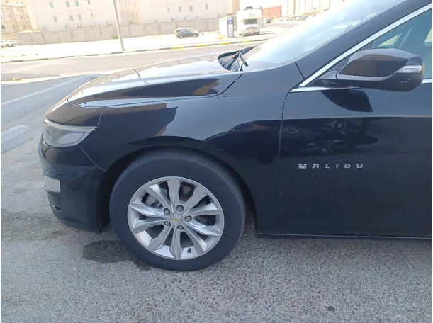 Car image 9