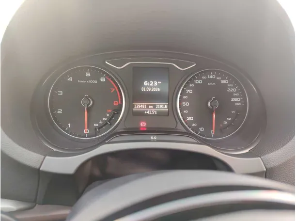 Car image 24