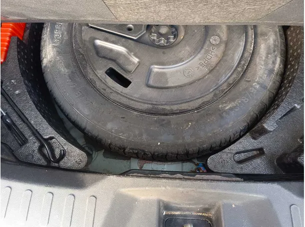 Car image 38
