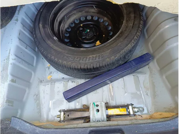 Car image 31