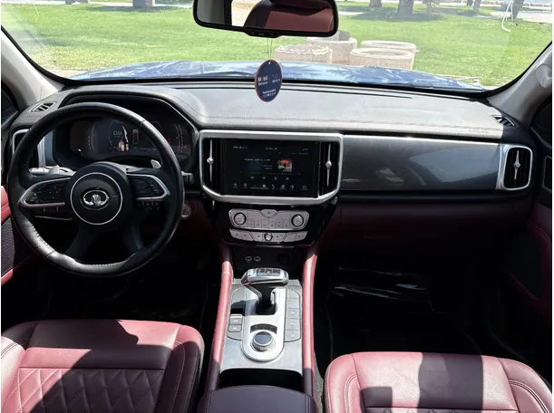 Car image 19