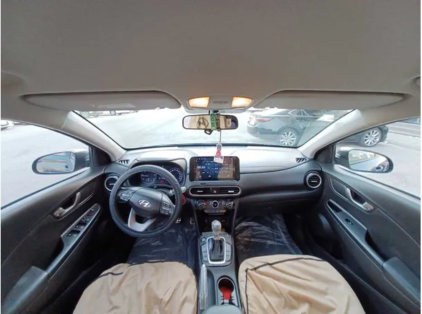 Car image 13