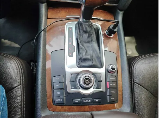 Car image 25