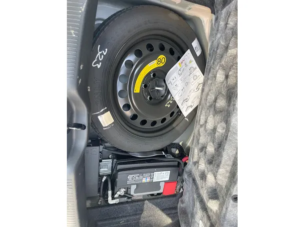 Car image 22