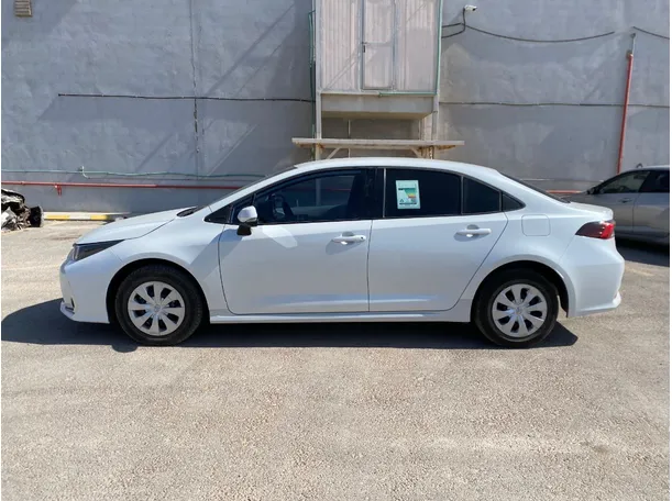 Car image 8