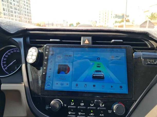 Car image 17