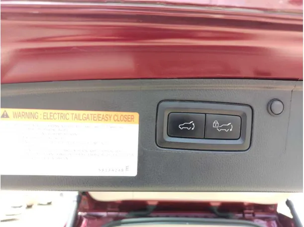 Car image 26
