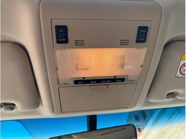 Car image 27
