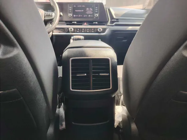 Car image 28