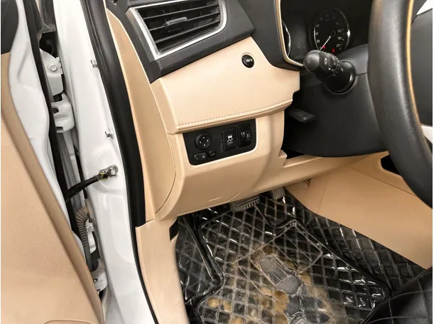 Car image 28
