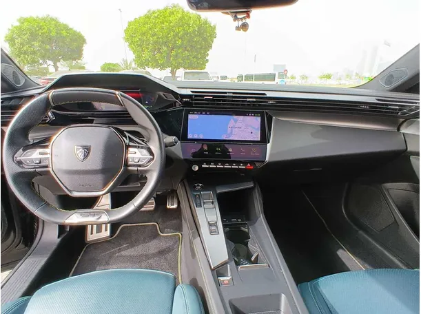 Car image 14