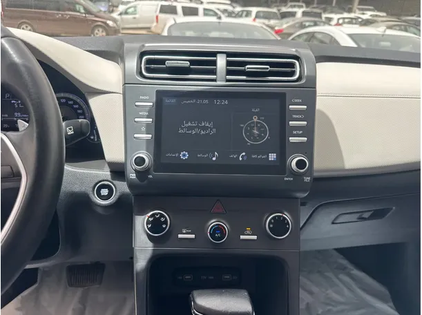 Car image 13