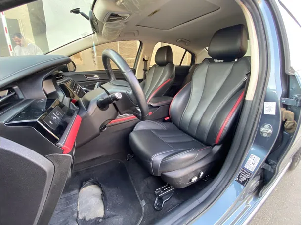 Car image 11
