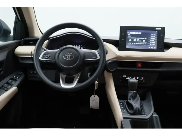 Car image 15