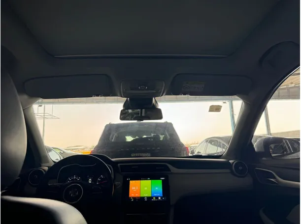 Car image 16