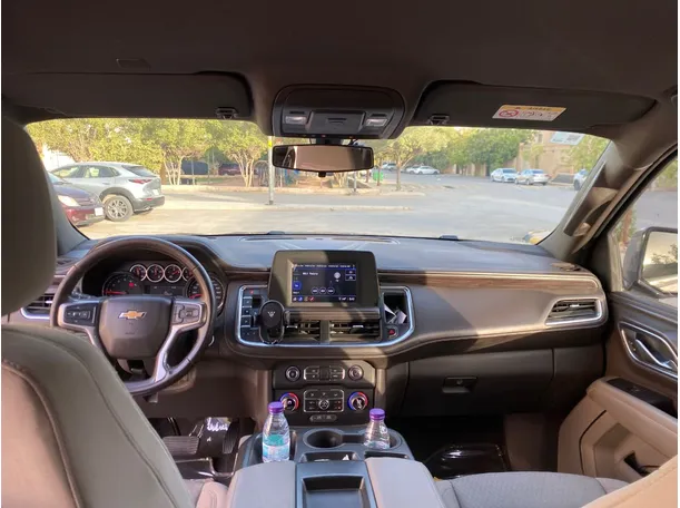 Car image 14