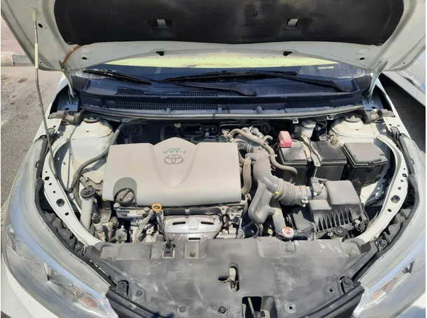 Car image 19