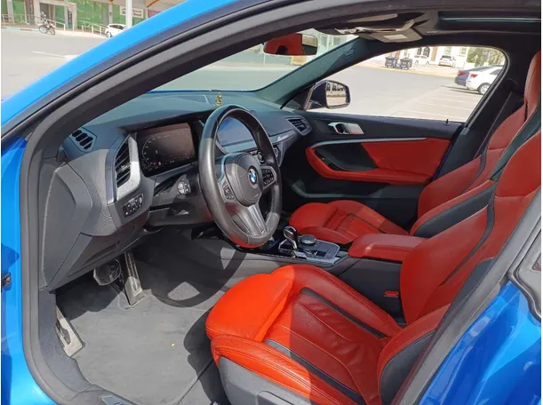 Car image 11