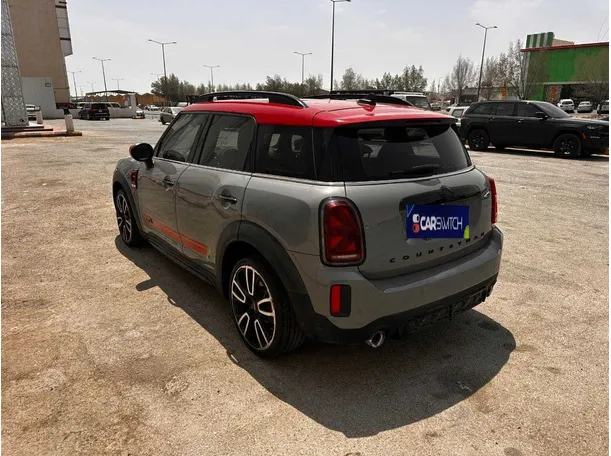 Car image 7