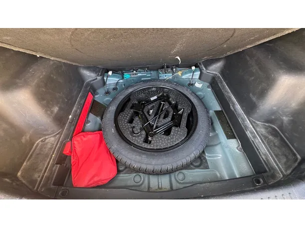 Car image 23
