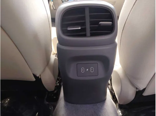 Car image 26