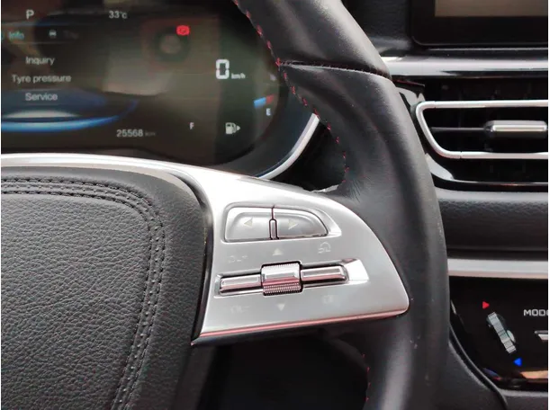Car image 26