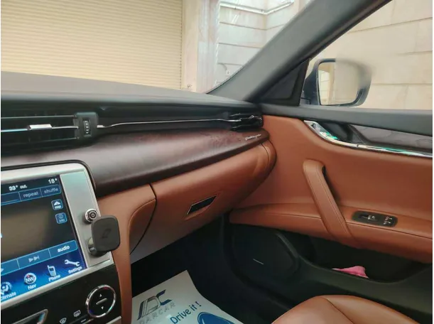 Car image 24