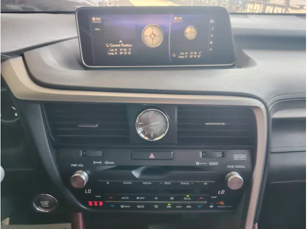 Car image 25