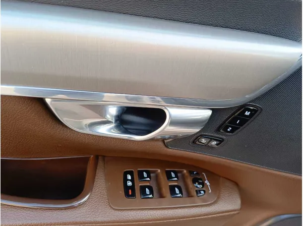 Car image 35