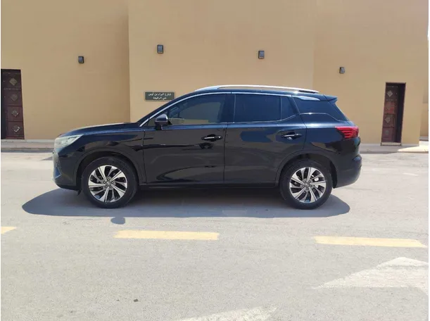 Car image 7