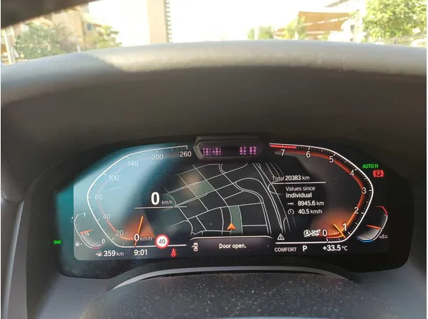 Car image 18