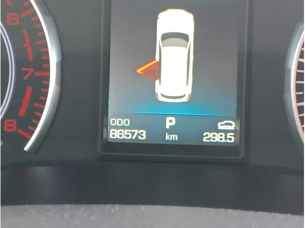 Car image 18