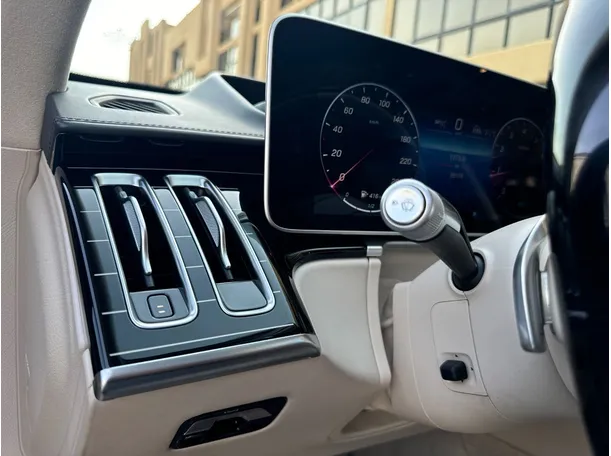 Car image 25