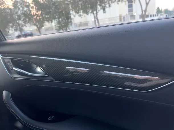 Car image 27